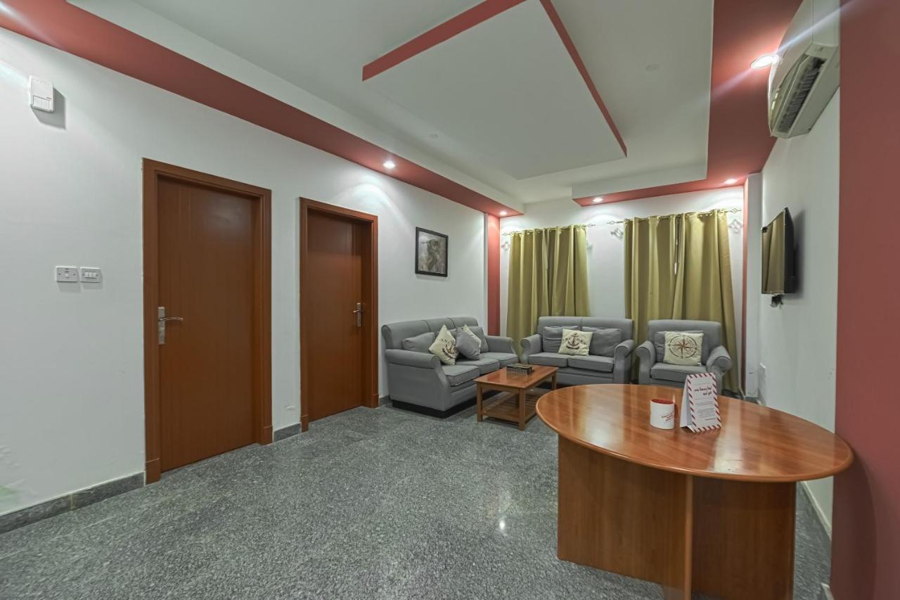 Platinium Hotel Apartments Seeb Esterno foto